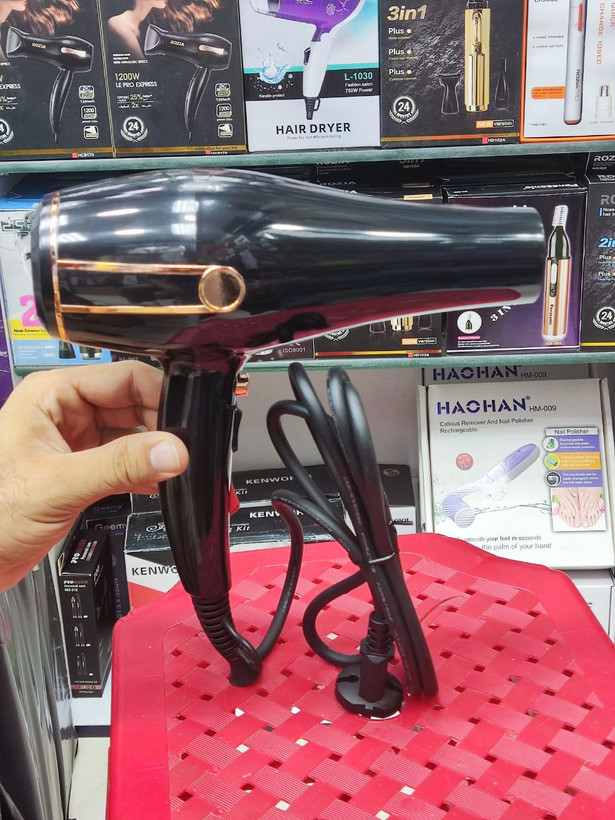 سشوار حرفه ای لایچی 2200 وات LAICHY L_9050